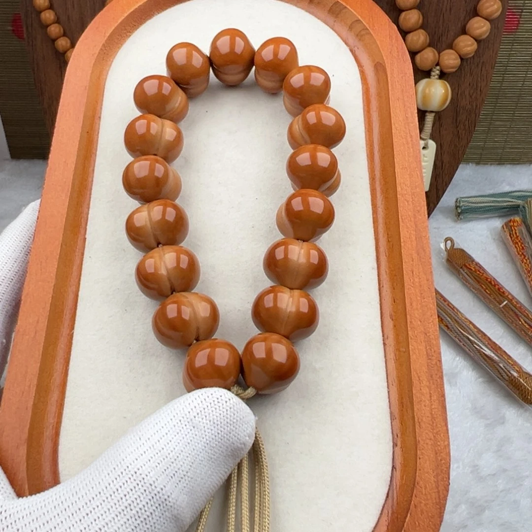 N***g手串猴头核桃大屁桃