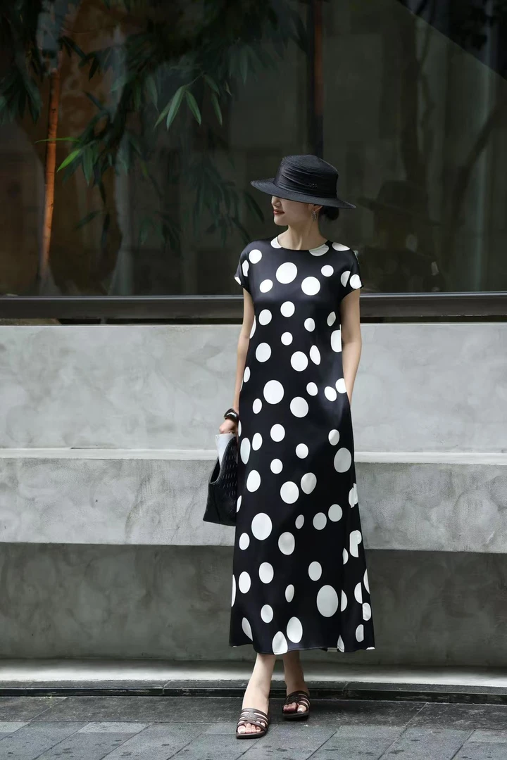 桑蚕丝经典波点显瘦连衣裙气质时尚
