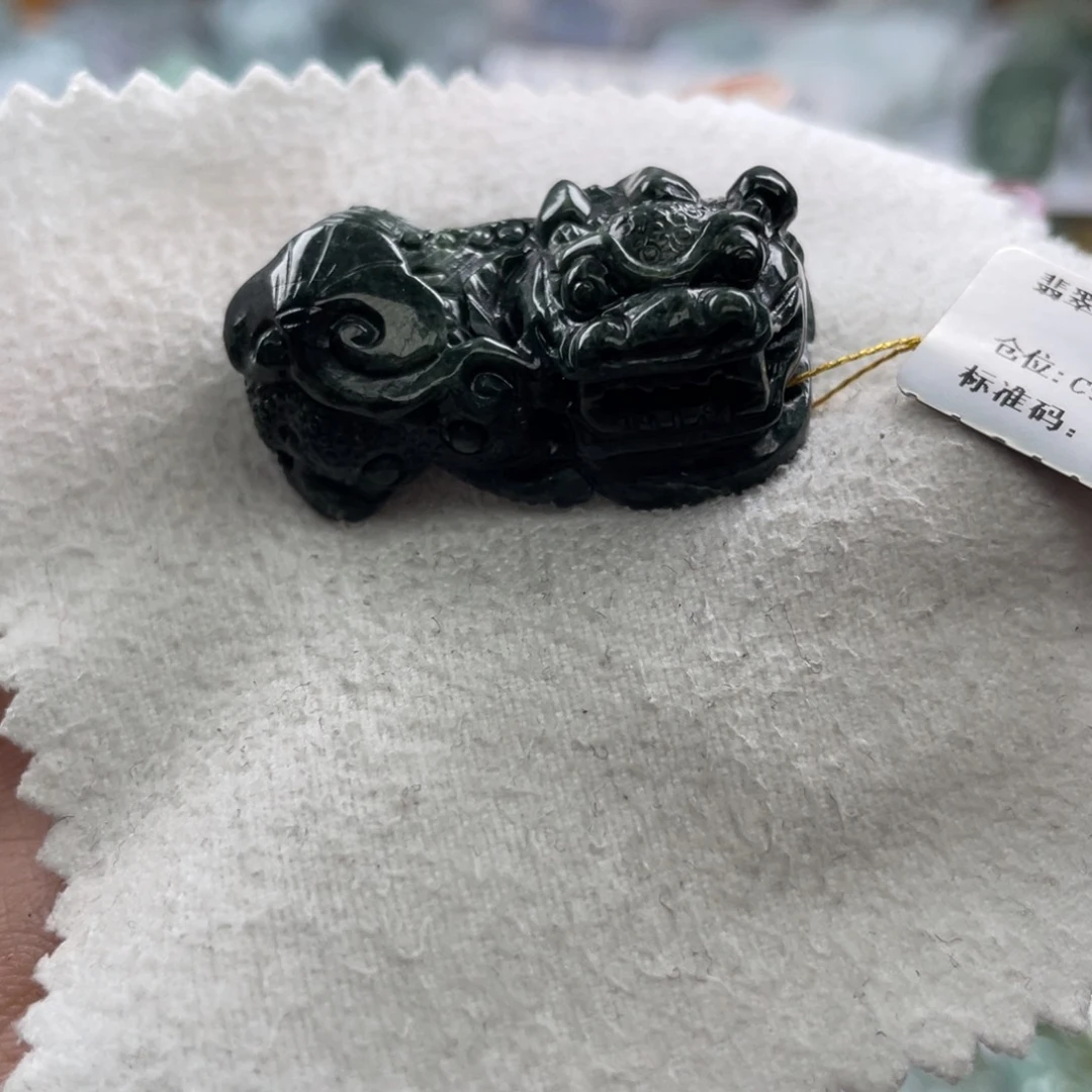 颈饰未镶嵌翡翠貔貅墨翠