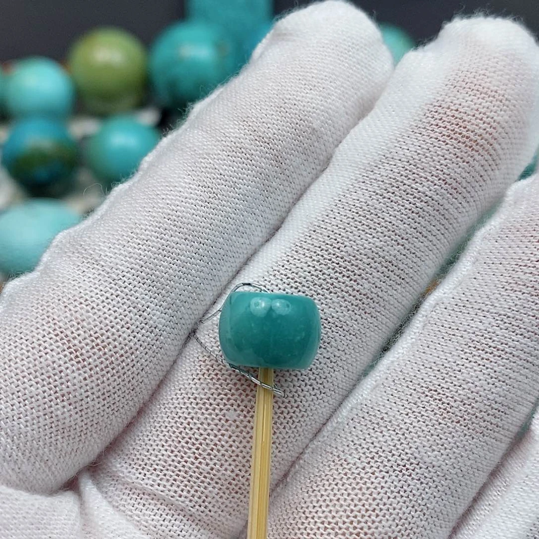 哈***冷绿松石未镶嵌配饰