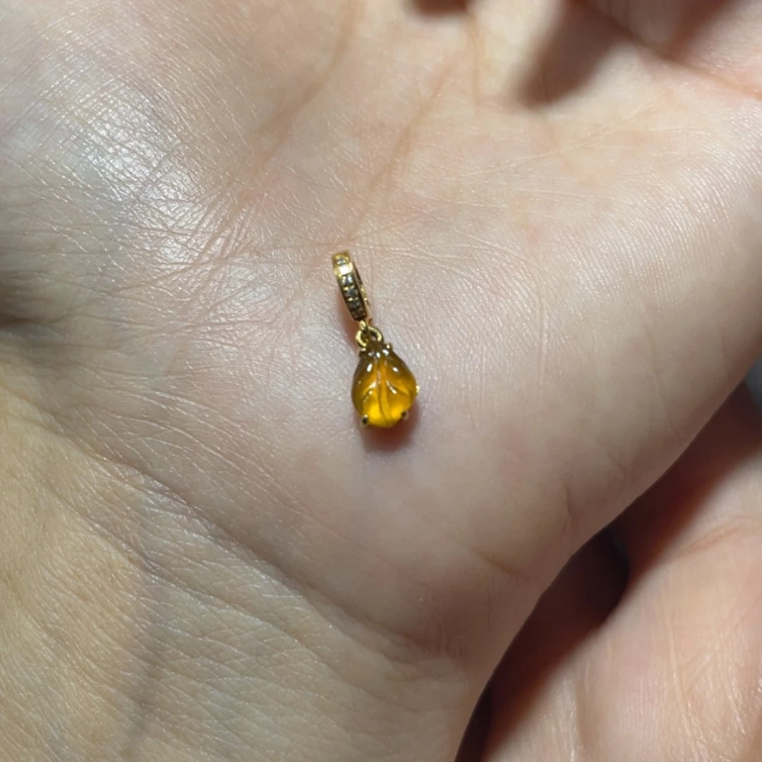 【闪购商品】颈饰18K金镶嵌翡翠