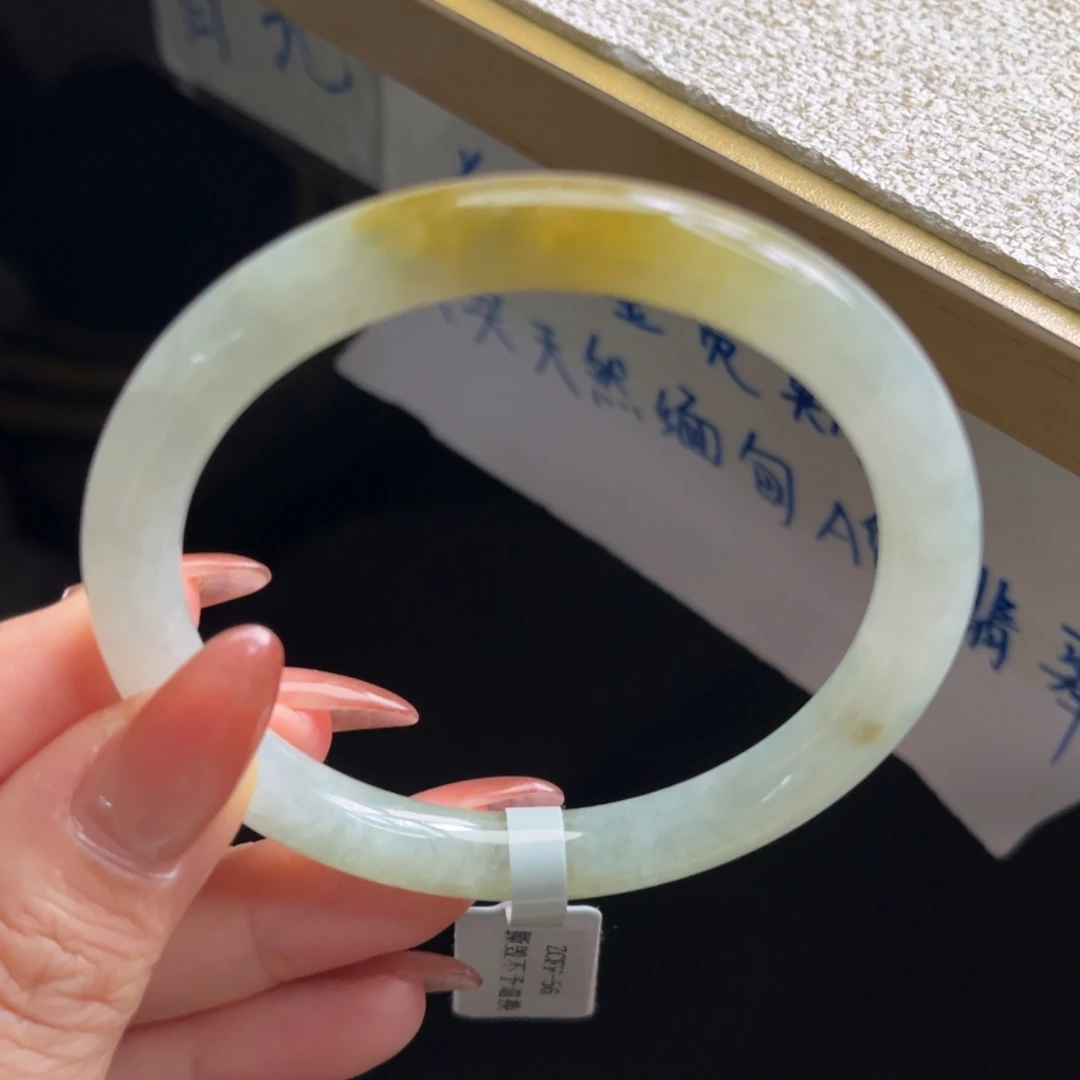 翡翠未镶嵌手镯手镯