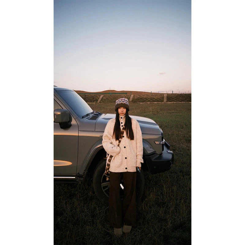 慵懒针织开衫秋季穿搭百搭上衣独特漂亮减龄款毛衣外套咖色休闲裤