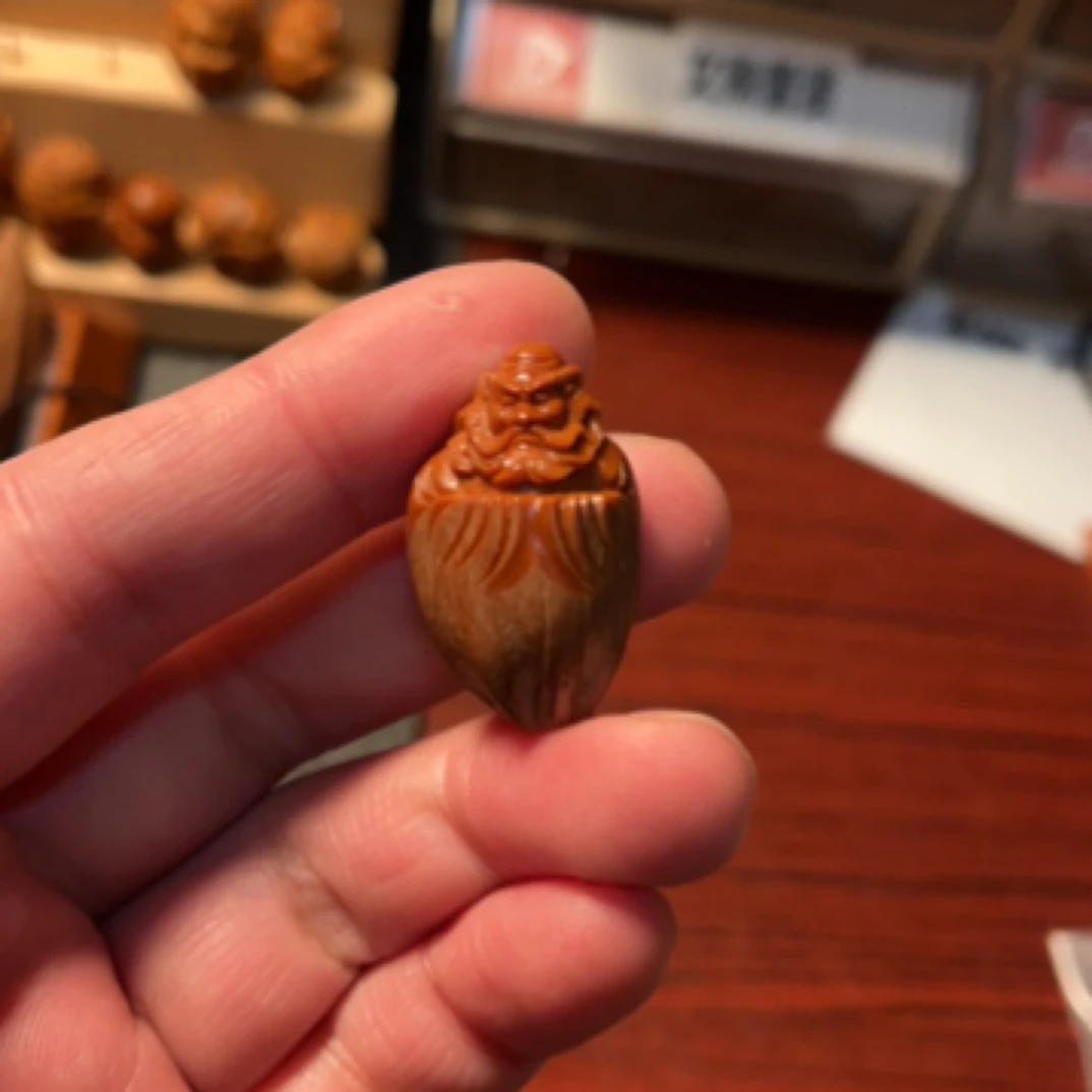 橄榄核精工雕刻包衣钟馗