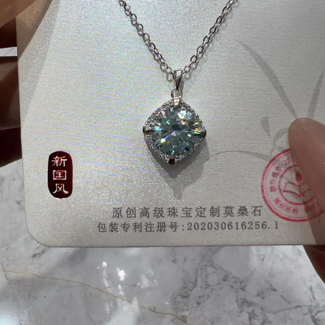 吊坠925银合成碳硅石菱形两克拉蓝绿