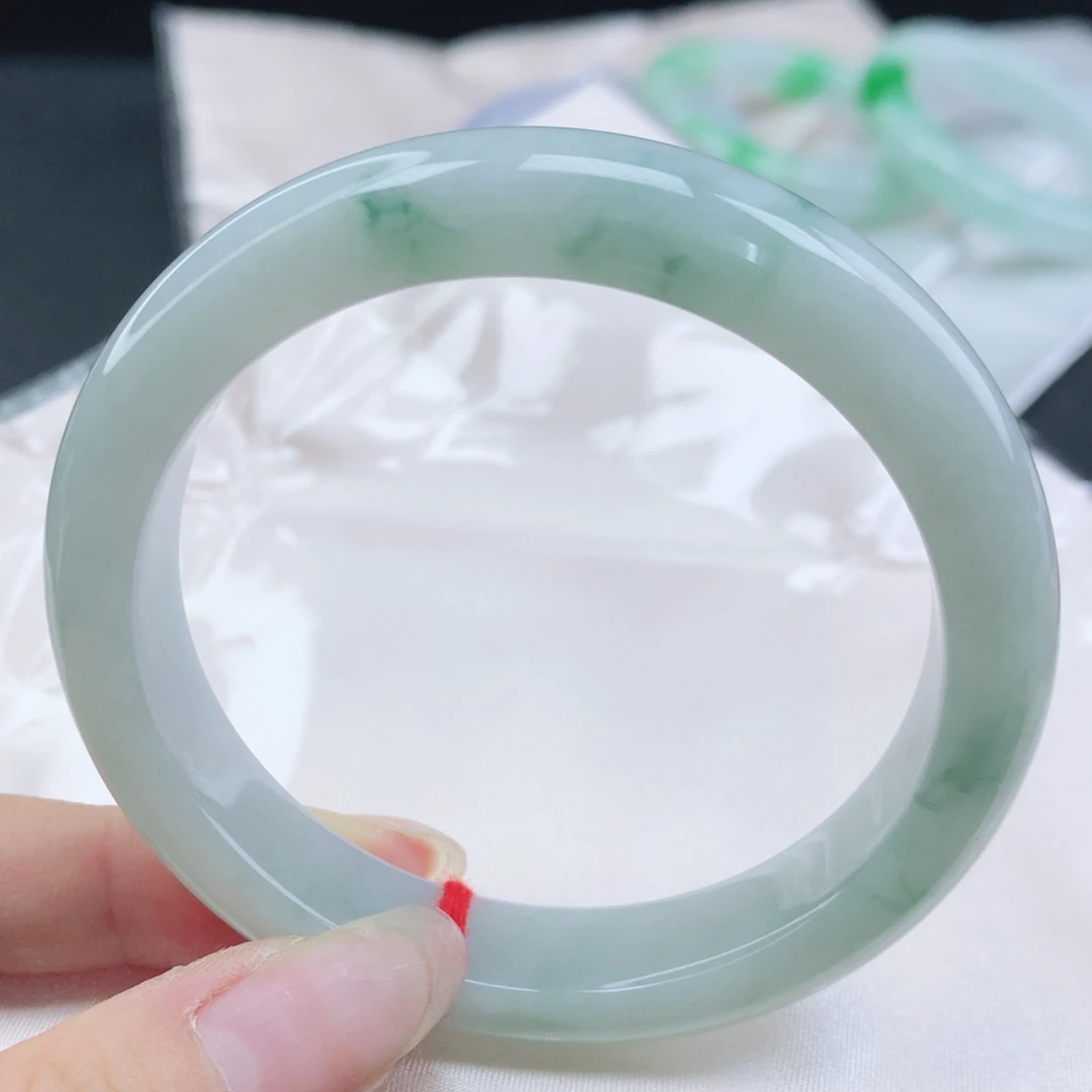 翡翠未镶嵌手镯缅甸57.7细腻飘花正圈