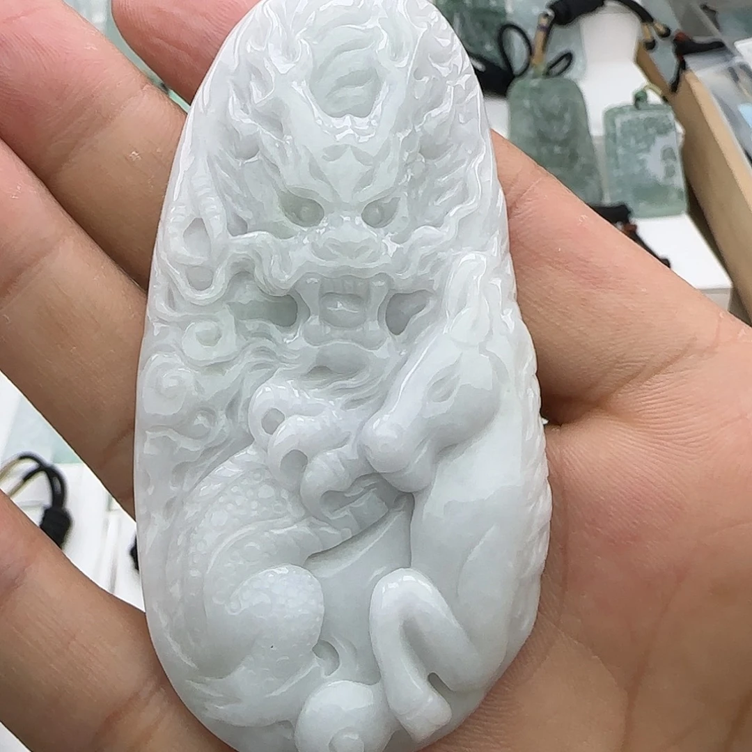 手***沙翡翠未镶嵌颈饰翡翠