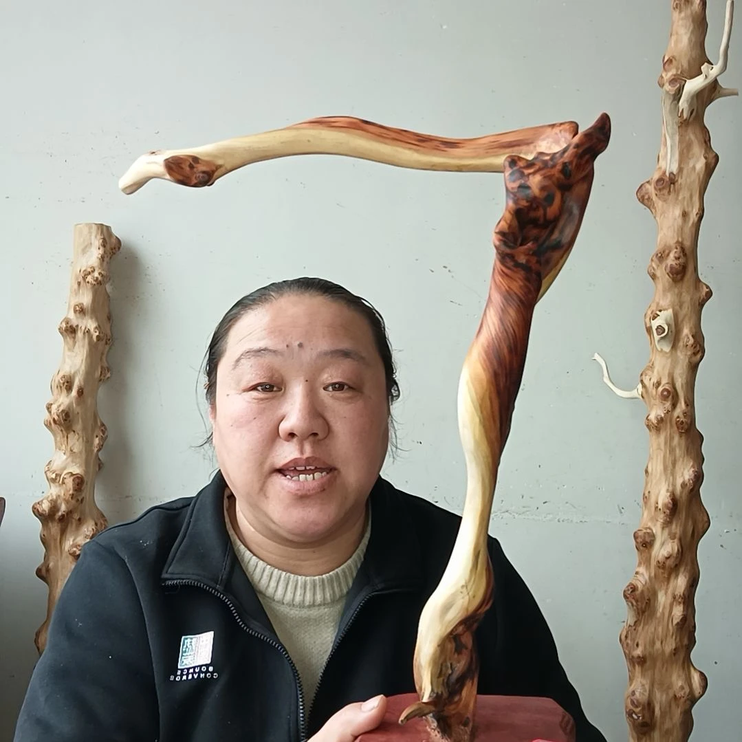 林****颖太行崖柏成品摆件