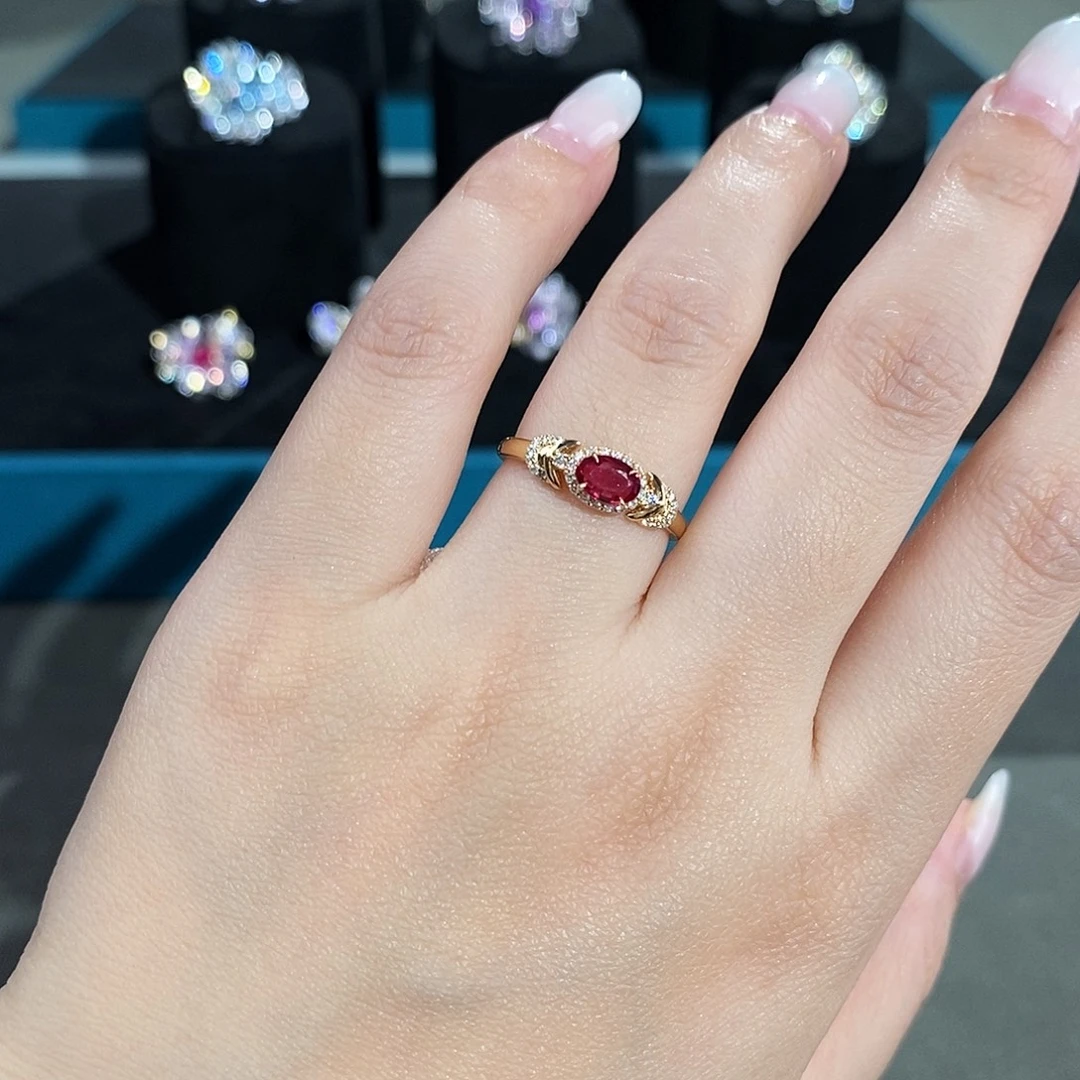 红宝石戒指18K金镶嵌0.4ct无烧鸽血红