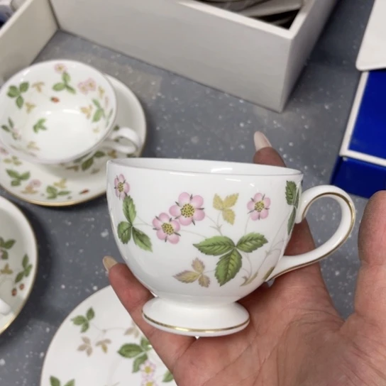 L***n金葡萄瓷器欢迎您