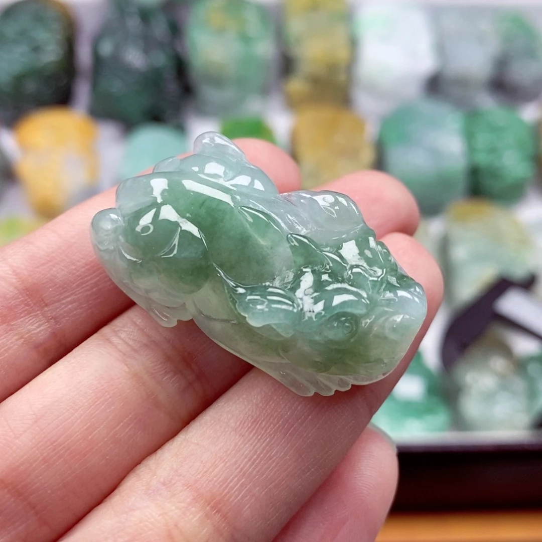 翡翠颈饰未镶嵌翡翠