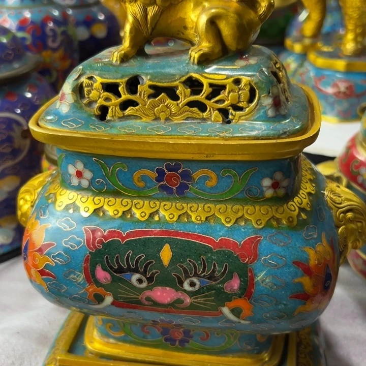 未****香炉。
