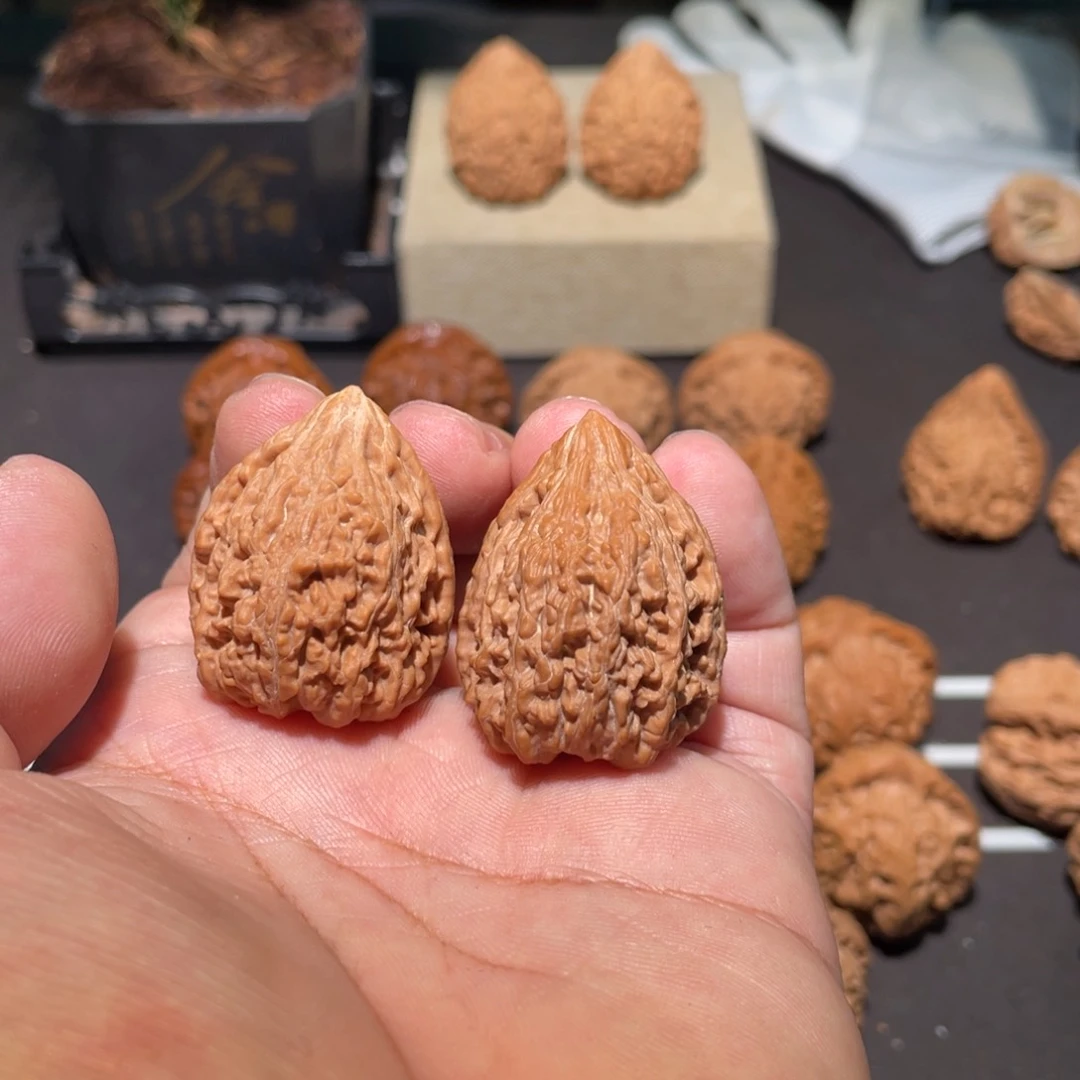 文玩核桃把件丞*王塔尖