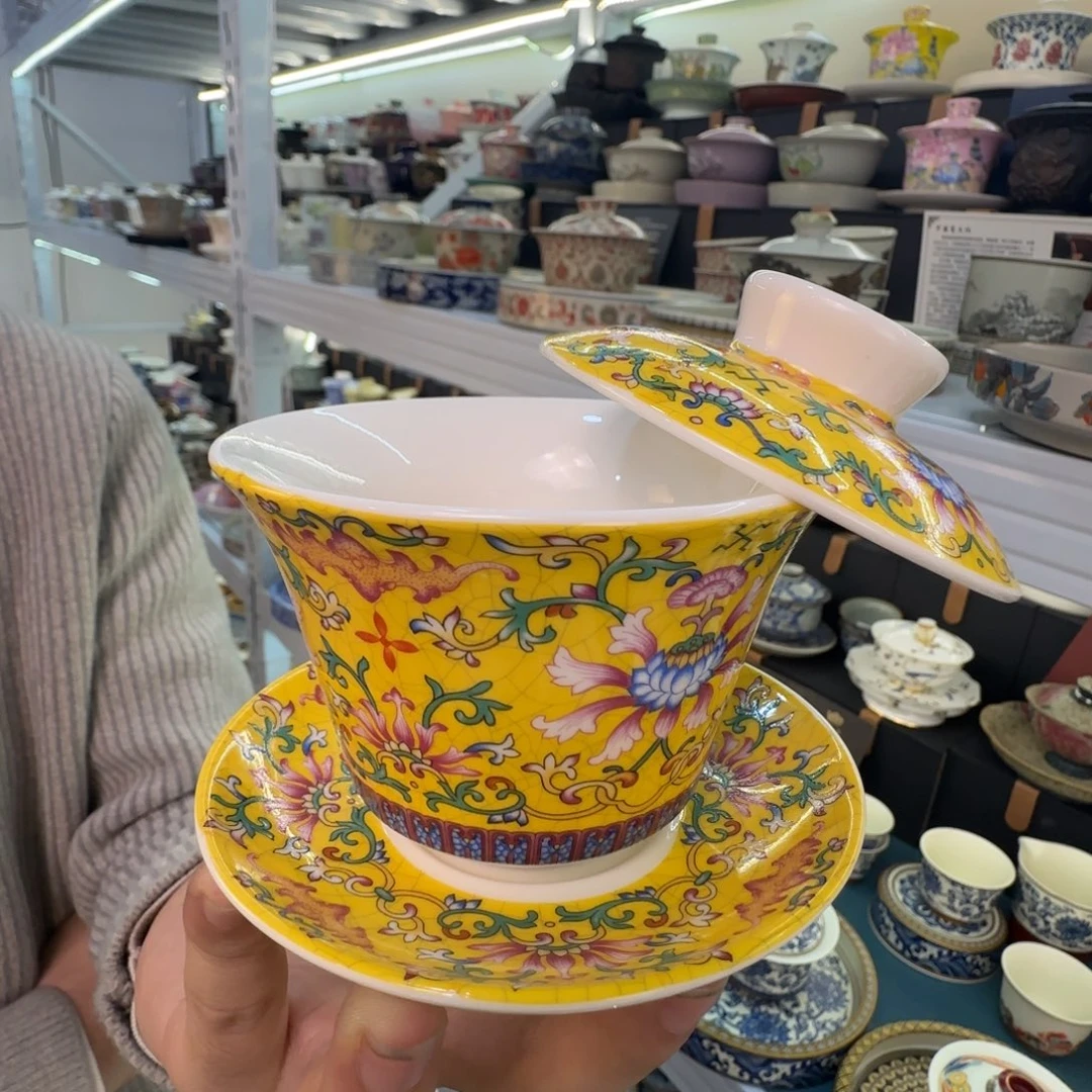 这些盖碗很漂亮我很喜欢！！