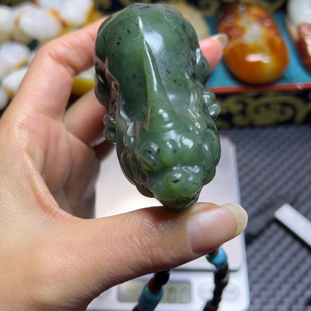 和田玉未镶嵌把件