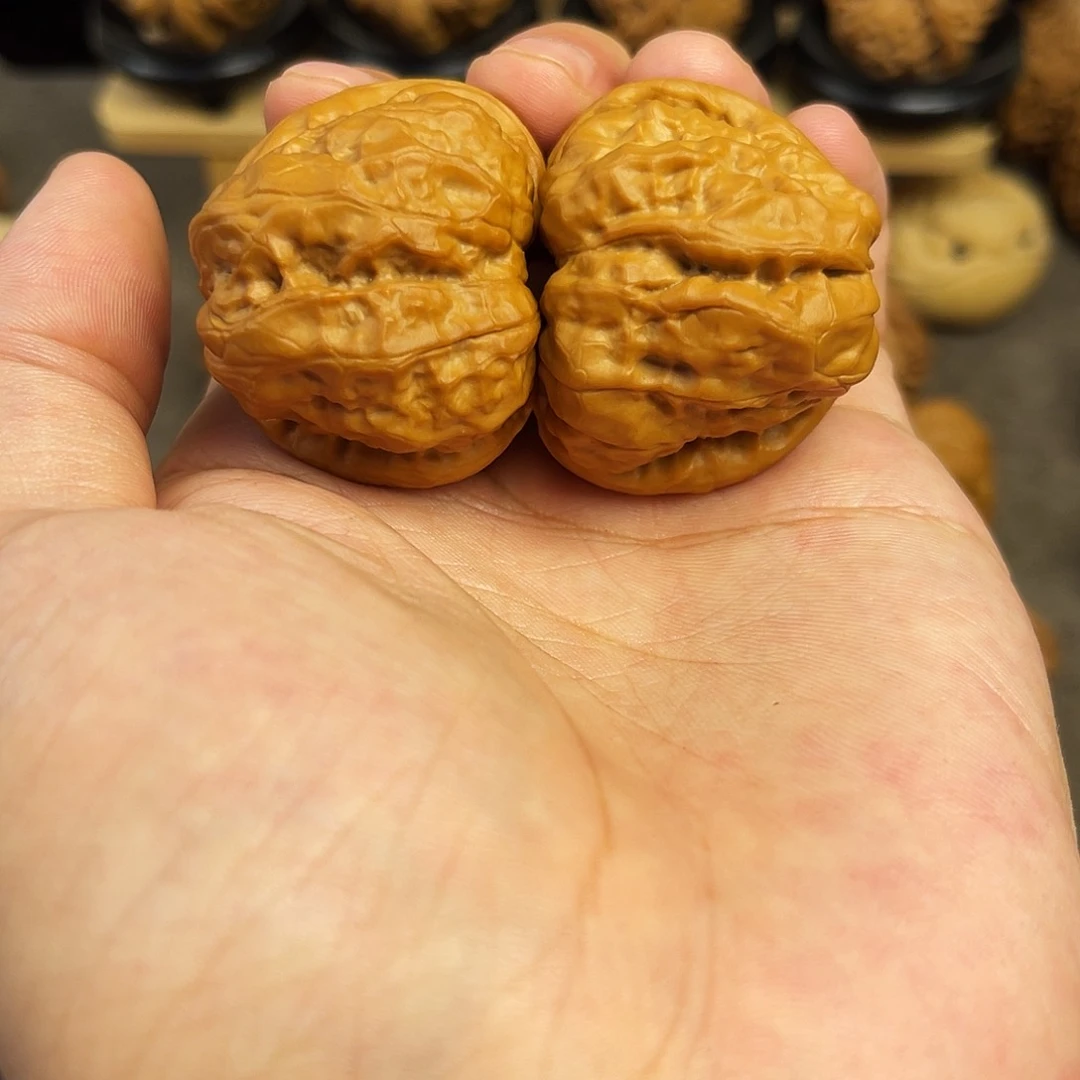 文玩核桃把件4042精品四开背蛤蟆头