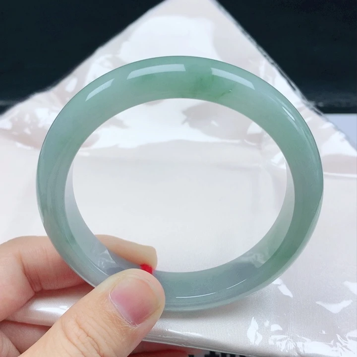 翡翠手镯未镶嵌天然翡翠手镯
