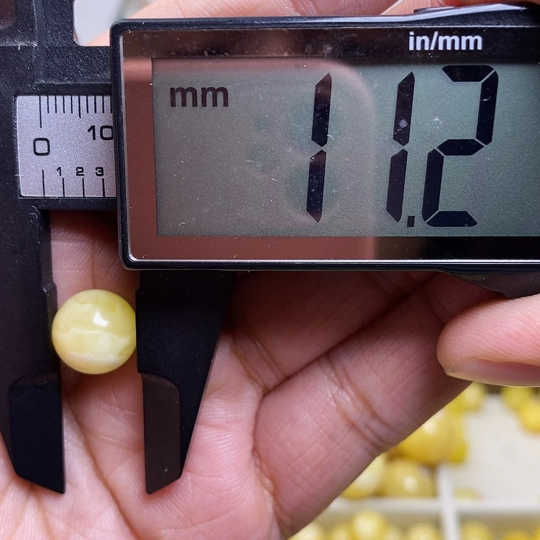 裸石琥珀未镶嵌蜜蜡圆珠
