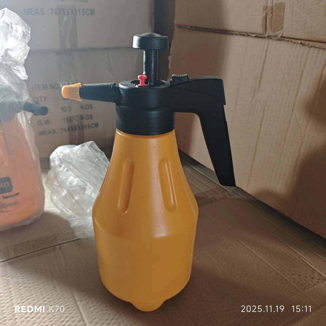 直播间塑料黄嘴喷水壶
