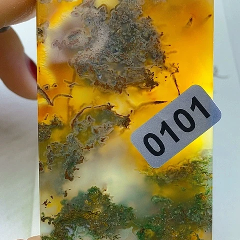 未镶嵌颈饰玛瑙/玉髓地*