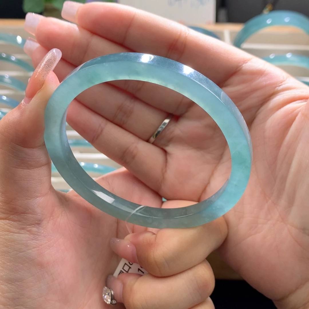 翡翠未镶嵌手镯手镯