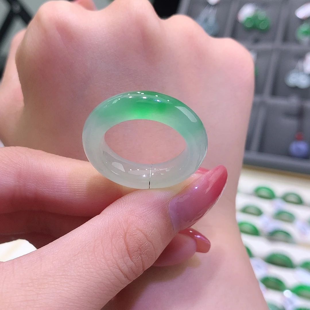 未镶嵌戒指翡翠翡翠