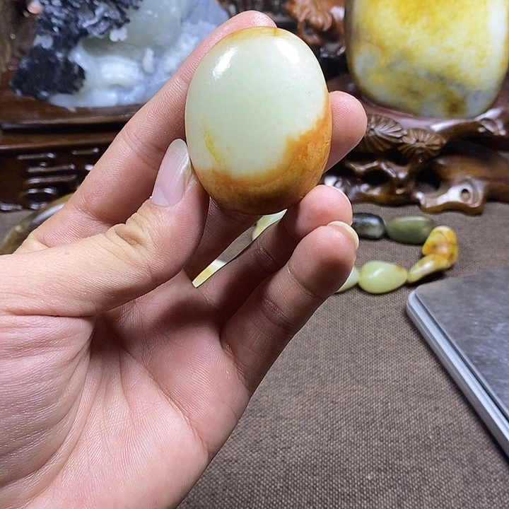 和田玉未镶嵌把件