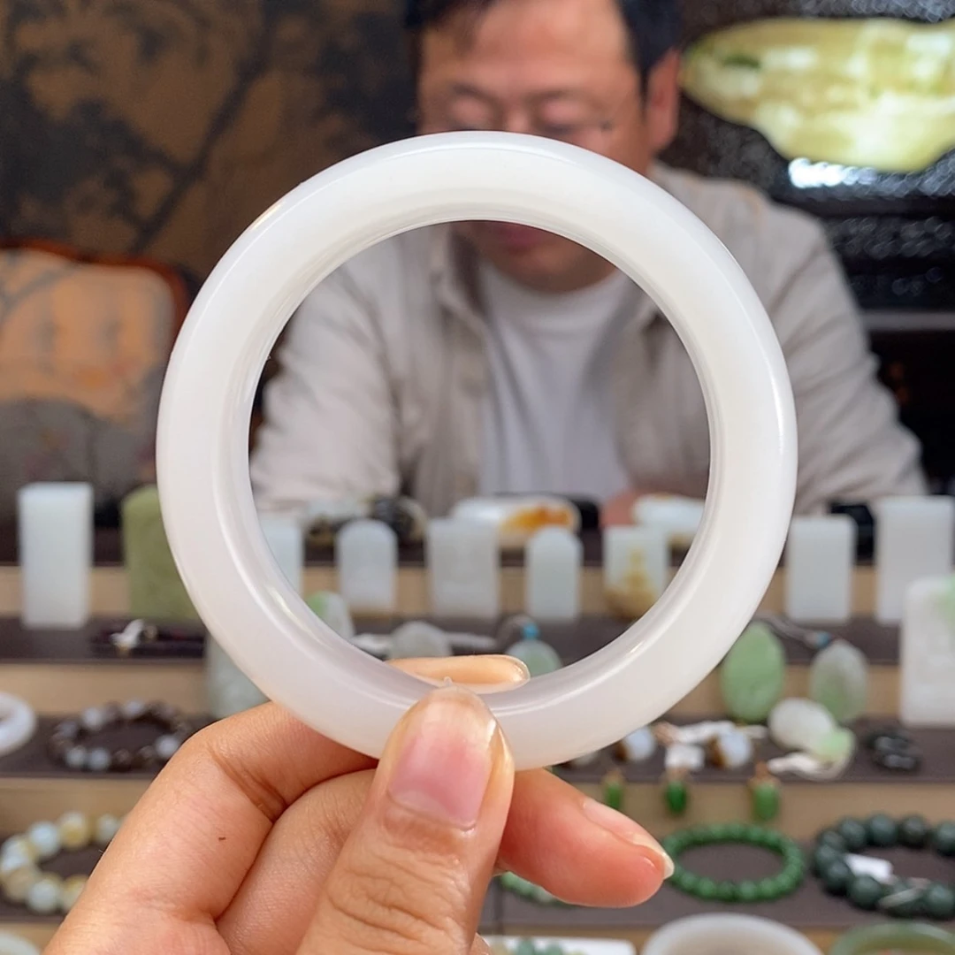 【闪购商品】和田玉手镯未镶嵌