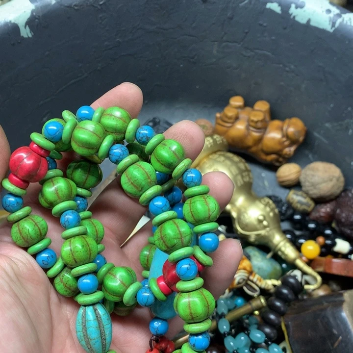 收***友琉璃手工艺品堂弟是什么意思吐他