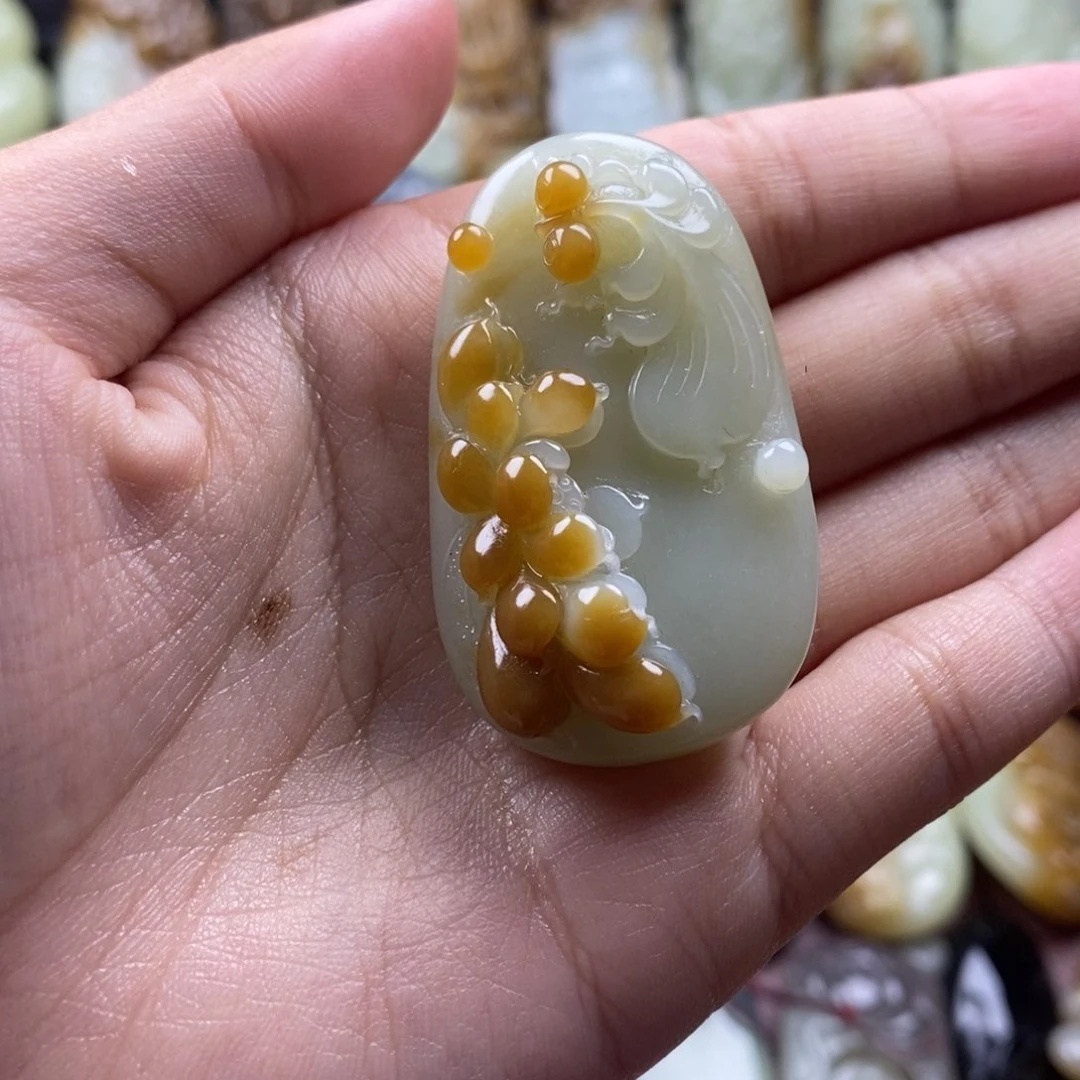 吊坠(不含链)未镶嵌和田玉（糖玉）