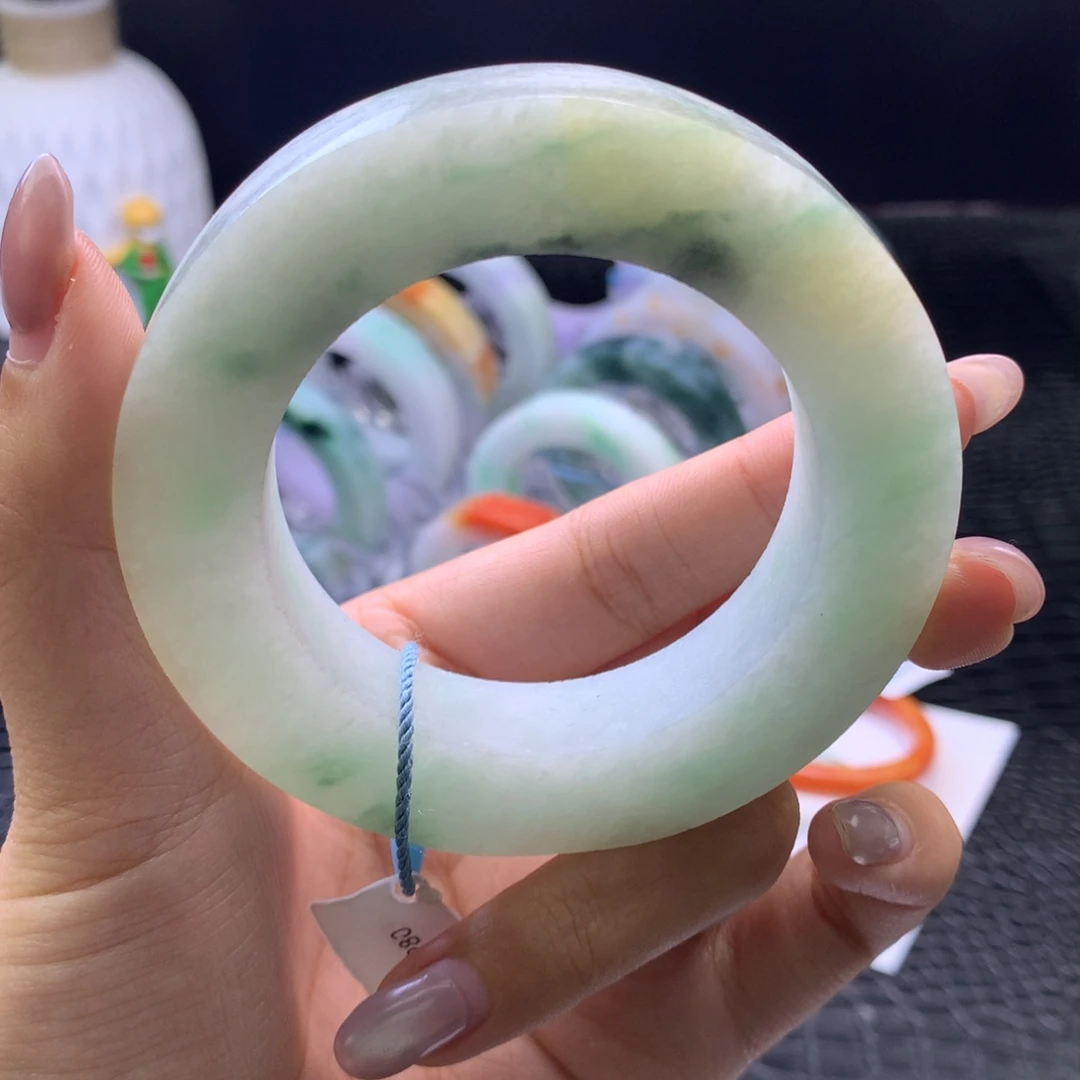 水***间定制翡翠未镶嵌手镯