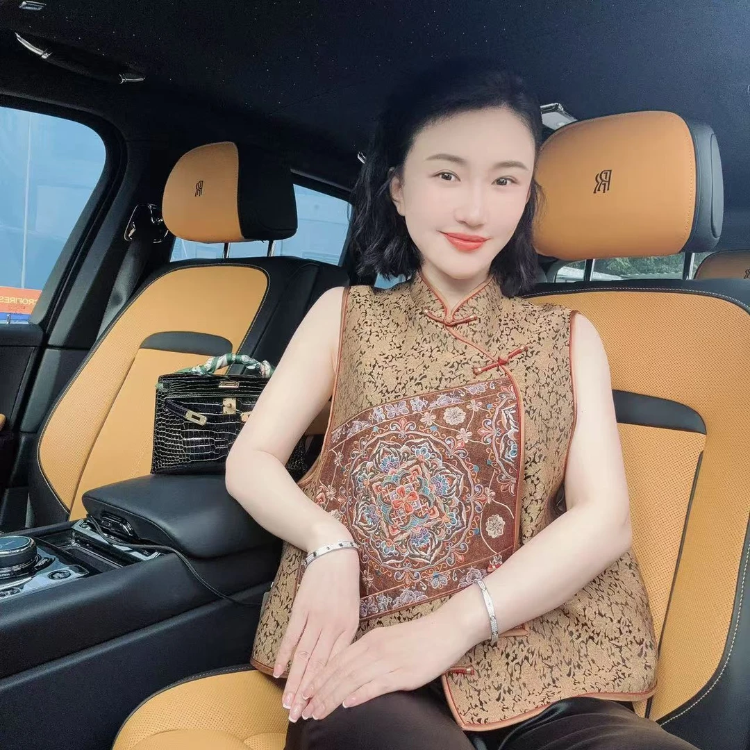 Betty Bairn【云锦霓裳 · 香云纱冠乐绉】桑蚕丝刺绣马甲25B-BW9792