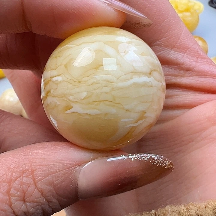 蜜蜡未镶嵌珠宝奇石