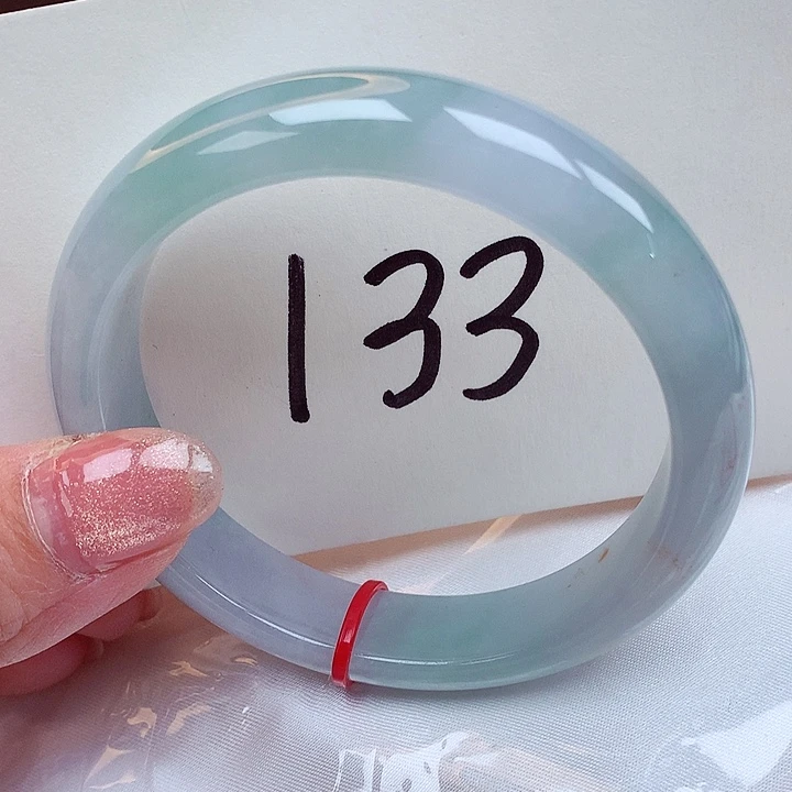 翡翠手镯未镶嵌翡翠