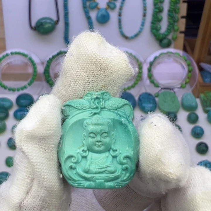 绿松石蓝料雕刻吊坠19.5mm兰