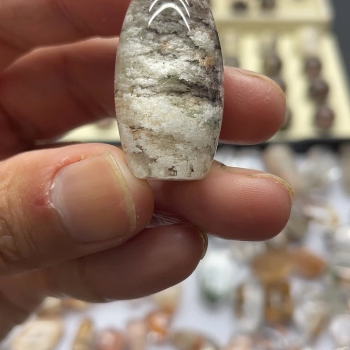 纯天然粉色幽灵碧玺（处理）