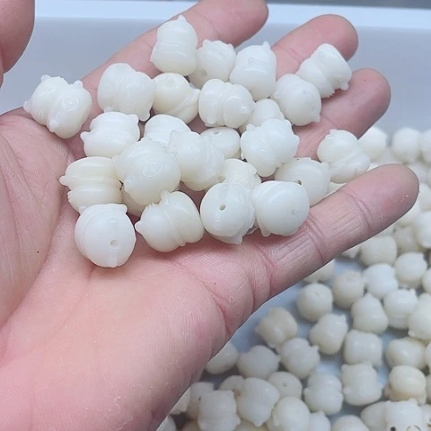 白玉菩提吊坠15瑕疵招财猫30颗