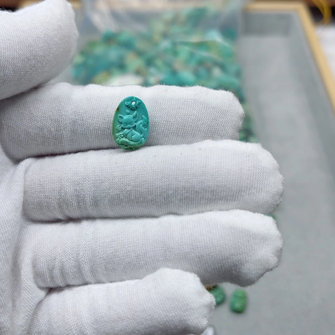 绿松石未镶嵌挂件