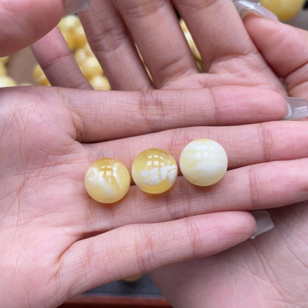 琥珀珠宝奇石未镶嵌多**蜗