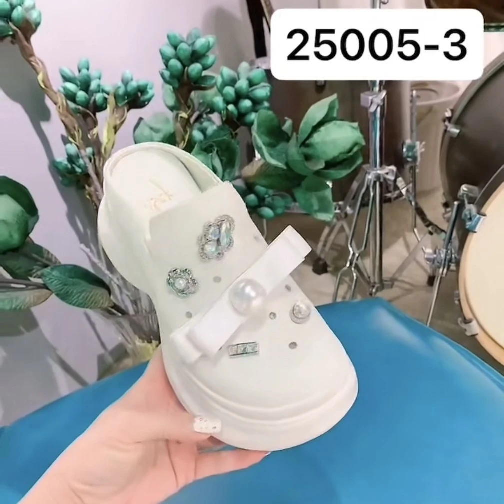 青年韩版松糕跟女卡通风满洞洞鞋平底软底职场休闲风