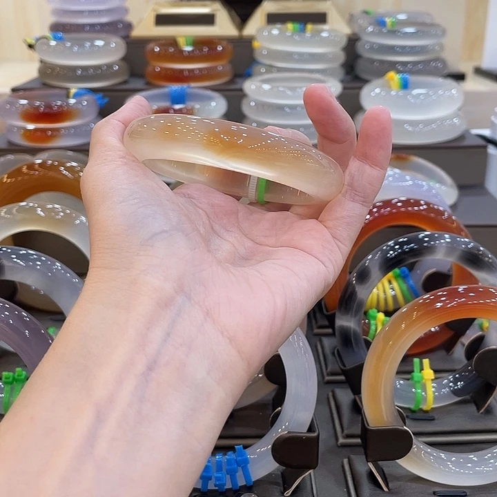 玛瑙/玉髓未镶嵌手镯