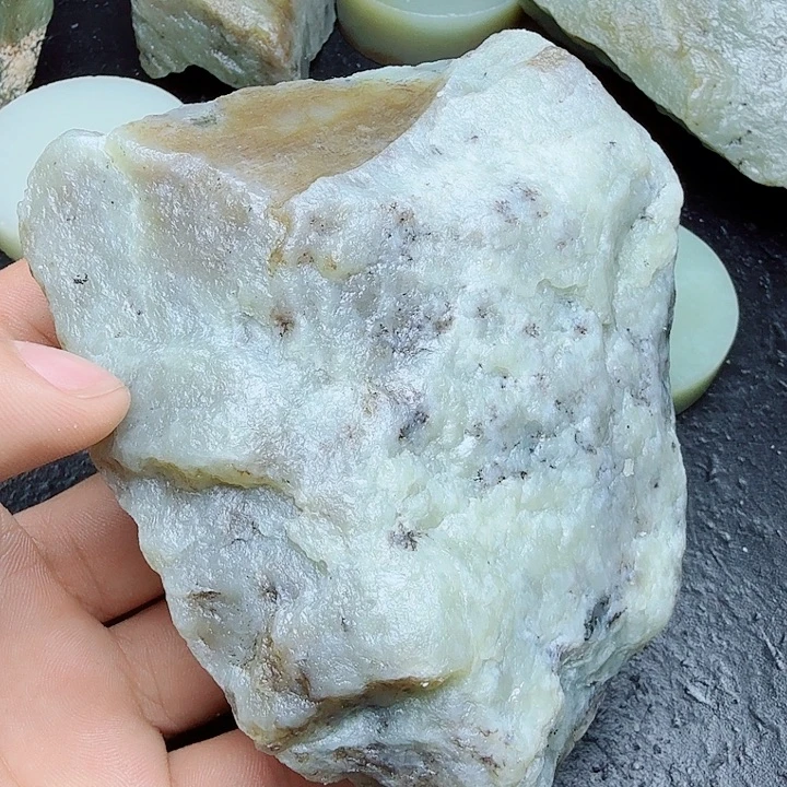 未镶嵌和田玉（糖玉）珠宝奇石