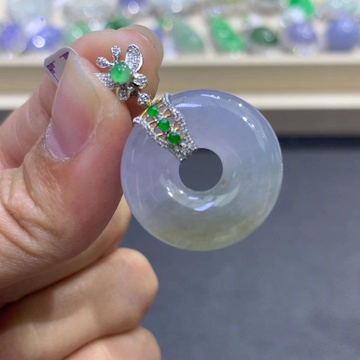 翡翠颈饰18K金镶嵌翡翠