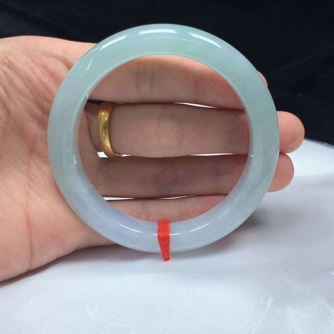 翡翠未镶嵌手镯（圆镯）55.5