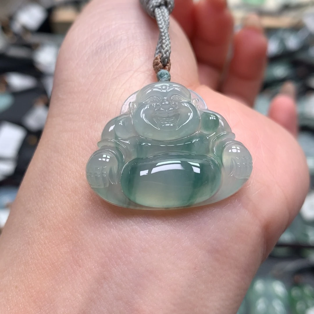 翡翠颈饰未镶嵌佛公