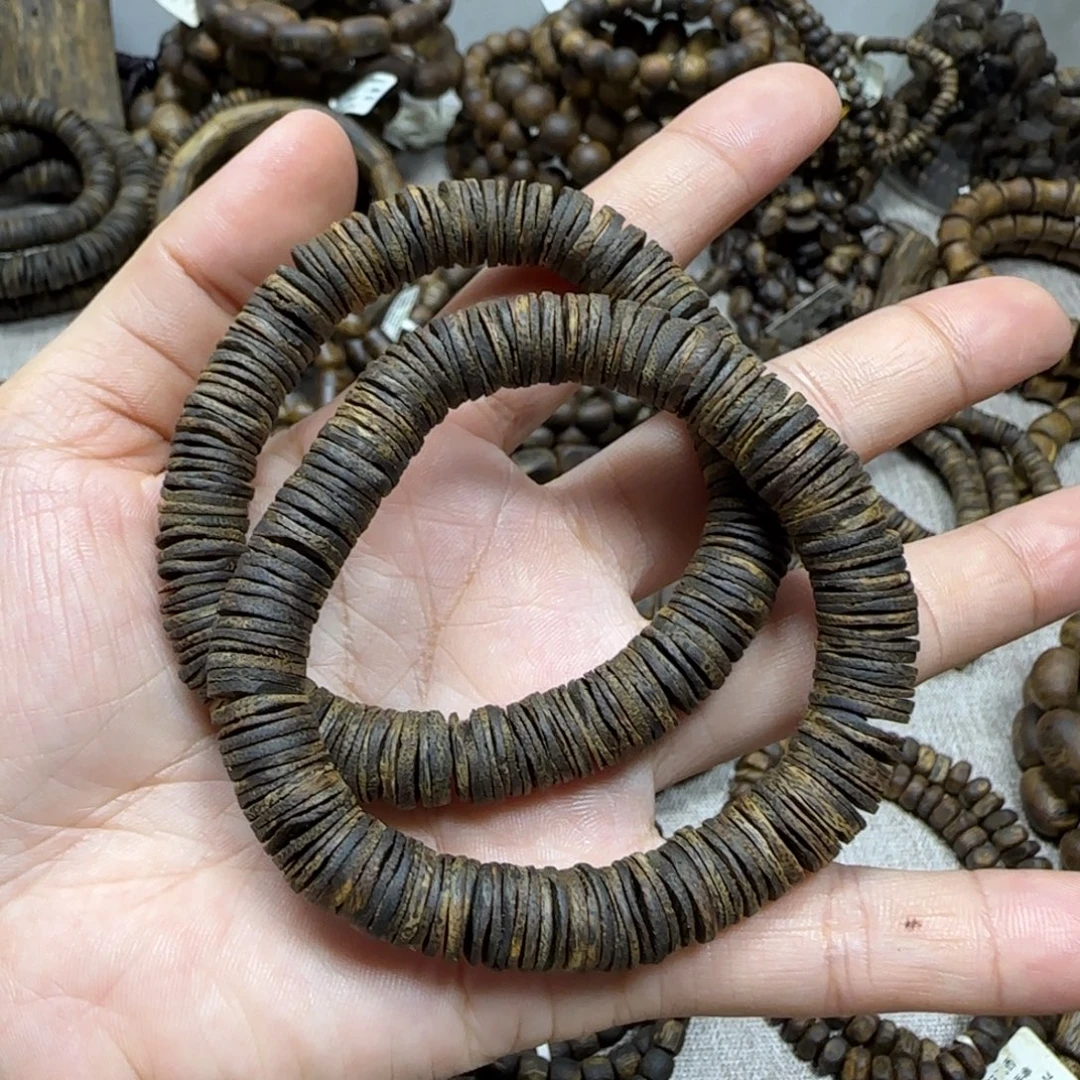 沉香手串沉水乌身多样性发货一条卡10-12克