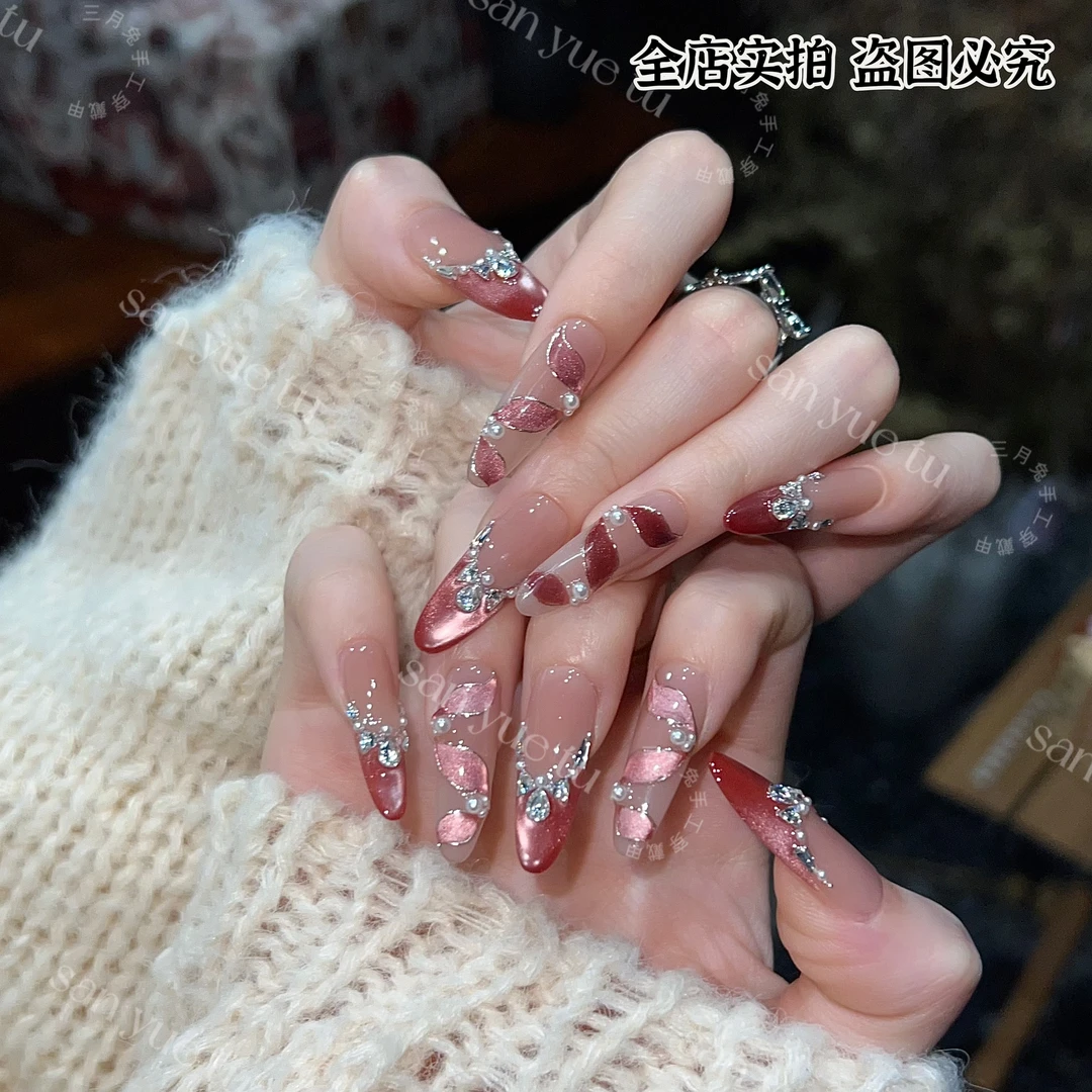 （微瑕）妃子笑三月兔【设计师穿戴甲】手绘红色跨年可拆卸美甲穿戴甲