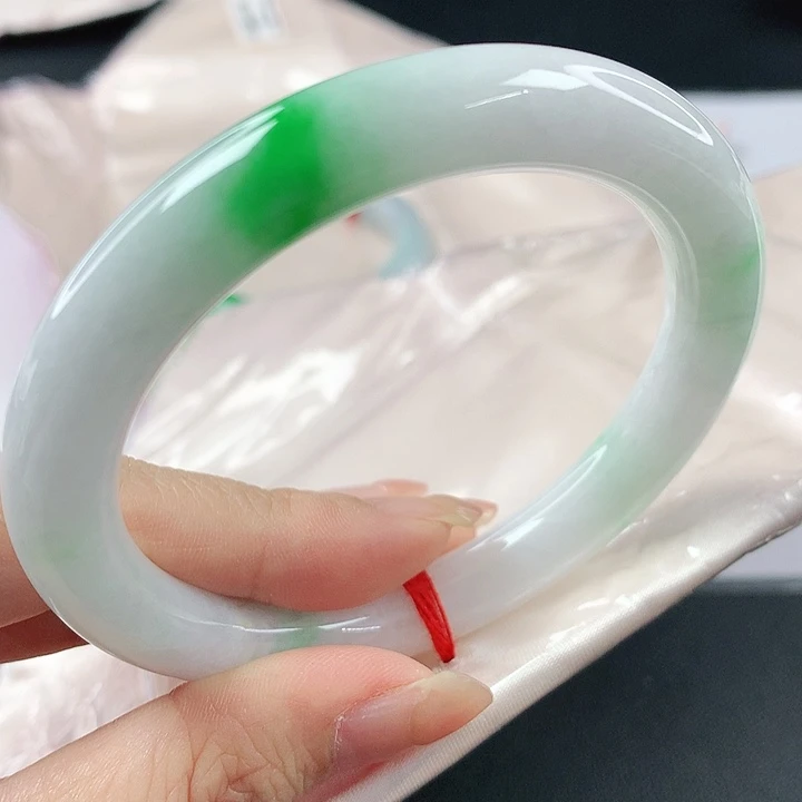 未镶嵌手镯翡翠，541