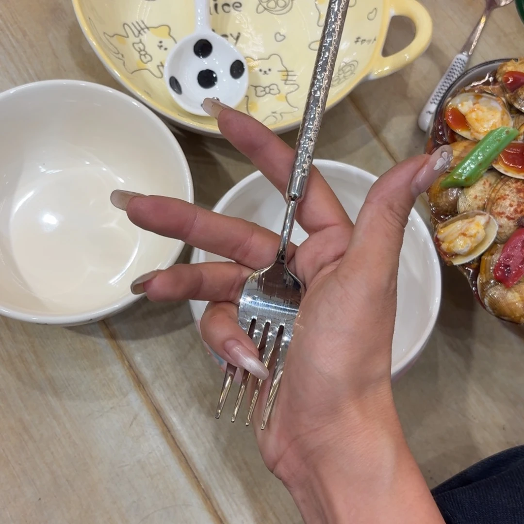 瓷雪*哥一个勺一个叉