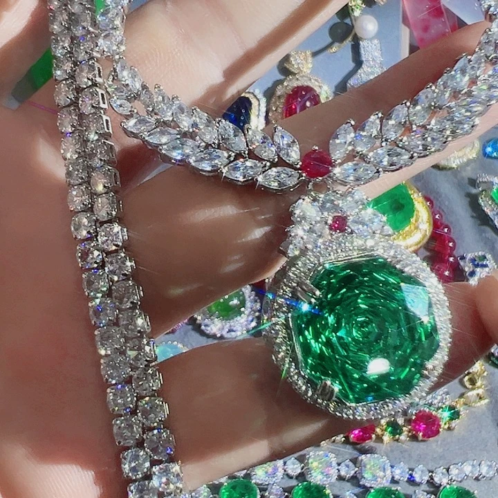 非金属红色满钻镶嵌大宝贝